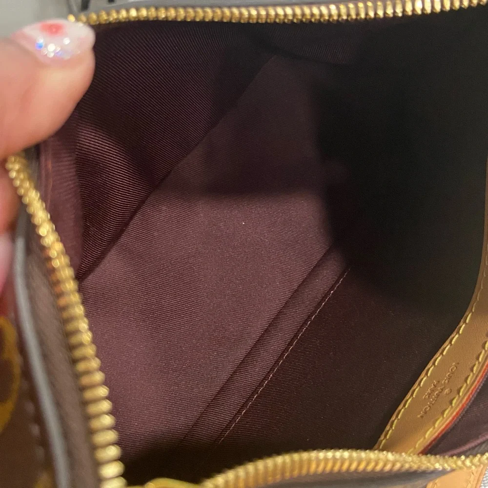 Louis Vuitton Boulogne - Picture 7 of 15